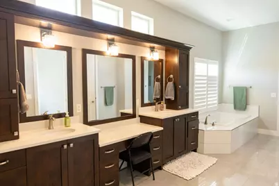 122 E 1050 N, Kaysville, UT 84037 - Photo 10