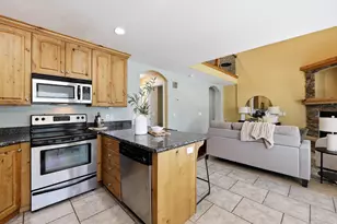 7176 S Villa Pl Dr E, Midvale, UT 84047 - Photo 8