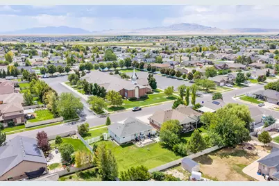 2302 W 1900 S, Syracuse, UT 84075 - Photo 6