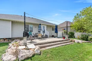 2302 W 1900 S, Syracuse, UT 84075 - Photo 38