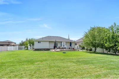2302 W 1900 S, Syracuse, UT 84075 - Photo 36