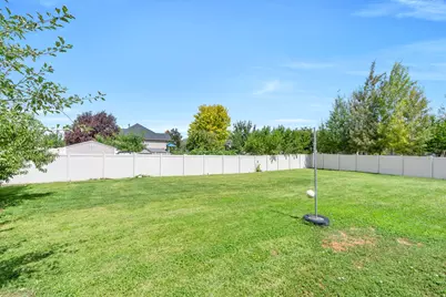 2302 W 1900 S, Syracuse, UT 84075 - Photo 34