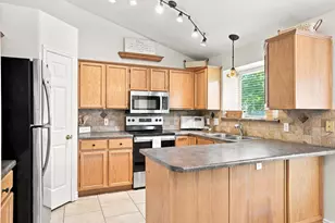 734 W Sweet Meadow Ln S, Sandy, UT 84070 - Photo 4