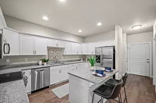 1423 S Mountain View Ct, Woods Cross, UT 84087 - Photo 4