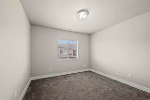 1423 S Mountain View Ct, Woods Cross, UT 84087 - Photo 14