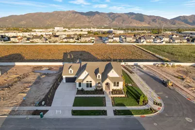 266 N Amber Ln W, Layton, UT 84041 - Photo 10