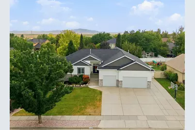 2194 S 175 E, Kaysville, UT 84037 - Photo 2