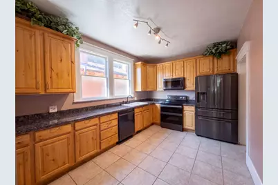384 E St, Salt Lake City, UT 84103 - Photo 2