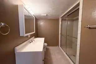 384 E St, Salt Lake City, UT 84103 - Photo 14