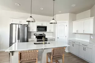 688 N 260 W, Vineyard, UT 84059 - Photo 6