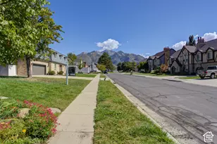 1933 E Rua Branco Dr S, Sandy, UT 84093 - Photo 4