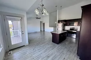 16371 S Coupler Ln, Bluffdale, UT 84065 - Photo 4