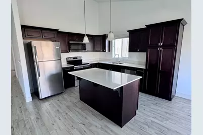 16371 S Coupler Ln, Bluffdale, UT 84065 - Photo 2