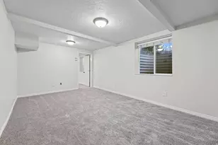 4539 S 375 E, Washington Terrace, UT 84405 - Photo 14