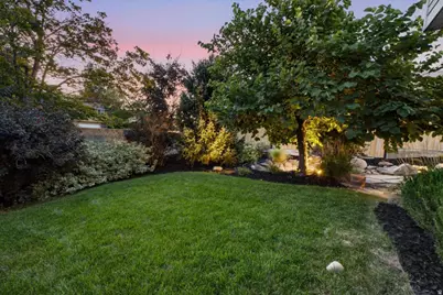 2313 E Rockview Dr S, Sandy, UT 84092 - Photo 38