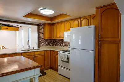 784 W 2550 N, Clinton, UT 84015 - Photo 12