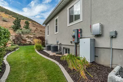 1912 E Somerset Ridge Dr, Draper, UT 84020 - Photo 48