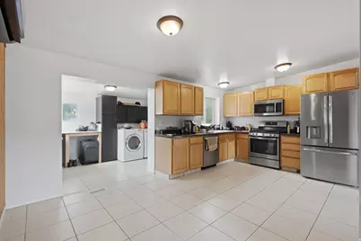 5210 S 900 E, Murray, UT 84117 - Photo 8
