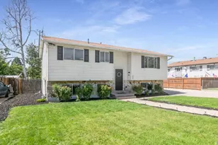 2340 S Main St, Clearfield, UT 84015 - Photo 2