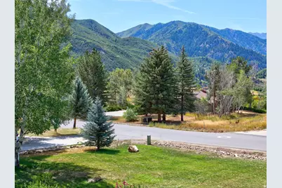 9065 Meadow Dr, Sundance, UT 84604 - Photo 12