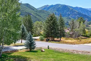 9065 Meadow Dr, Sundance, UT 84604 - Photo 12