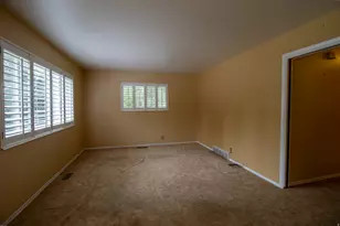6192 S Vinecrest Dr E, Murray, UT 84121 - Photo 8