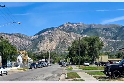 323 32nd St, Ogden, UT 84401 - Photo 2