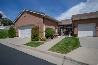 5302 S Birch Point Rd E, Murray, UT 84117 - Photo 2