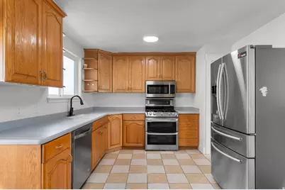 5790 W Lodestone Ave, Kearns, UT 84118 - Photo 8