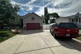 3784 S Parker Dr, Riverdale, UT 84405 - Photo 2