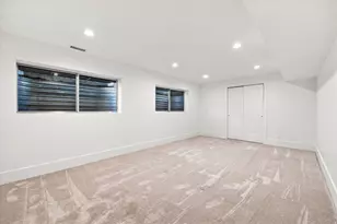 8921 S Somerton Circle, Sandy, UT 84093 - Photo 32
