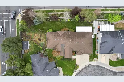 8921 S Somerton Cir, Sandy, UT 84093 - Photo 44