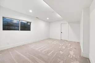 8921 S Somerton Circle, Sandy, UT 84093 - Photo 34