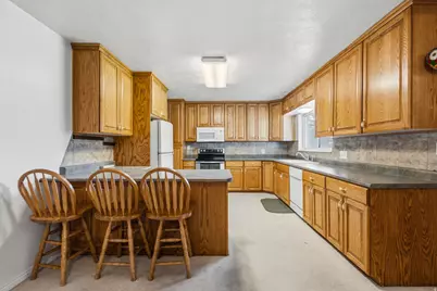 4640 S 3600 W, West Valley, UT 84119 - Photo 8