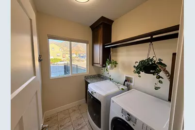 891 E 240 S, Tooele, UT 84074 - Photo 22