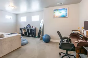 585 S 2200 W, Layton, UT 84041 - Photo 14