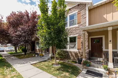 255 W 2700 N #3, Pleasant View, UT 84414 - Photo 2