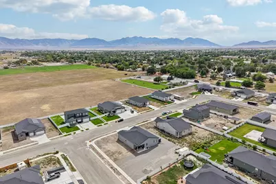 219 N Hatchet Ranch Dr W, Grantsville, UT 84029 - Photo 40