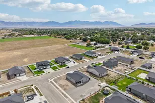 219 N Hatchet Ranch Dr W, Grantsville, UT 84029 - Photo 40