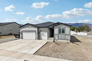 219 N Hatchet Ranch Dr W, Grantsville, UT 84029 - Photo 6
