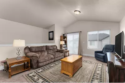 1931 N 370 E, Tooele, UT 84074 - Photo 10
