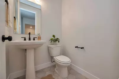 461 W Summerhill Ln W, Centerville, UT 84014 - Photo 18