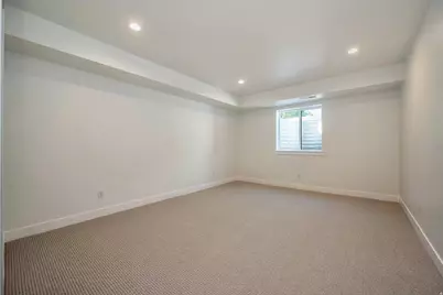 461 W Summerhill Ln W, Centerville, UT 84014 - Photo 32