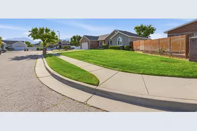 3215 W Cameron Court S, South Jordan, UT 84095 - Photo 2