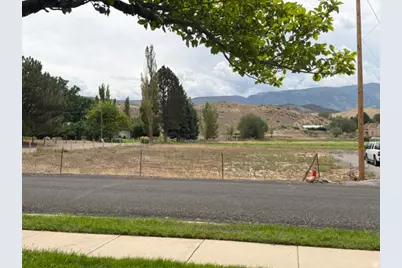 282 E Center St, Glenwood, UT 84730 - Photo 2