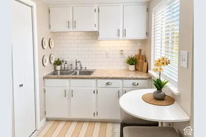889 W 3600 S, Bountiful, UT 84010 - Photo 6