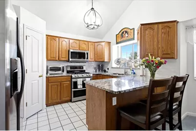 7712 S 520 E, Midvale, UT 84047 - Photo 10