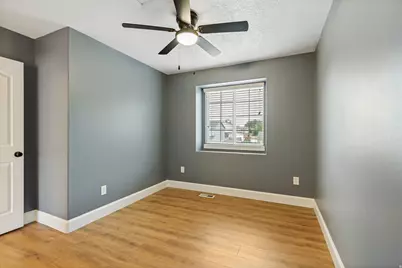 572 S 375 W, Ogden, UT 84404 - Photo 10