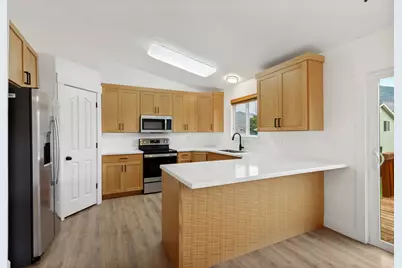 572 S 375 W, Ogden, UT 84404 - Photo 6