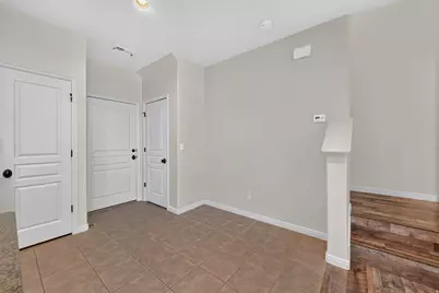 1316 S Mountain Crest Dr W, Woods Cross, UT 84087 - Photo 4